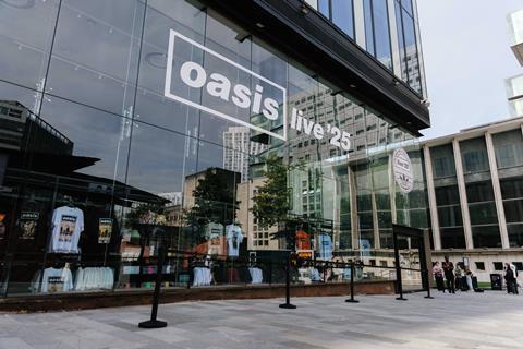 Oasis Live ‘25 fan store